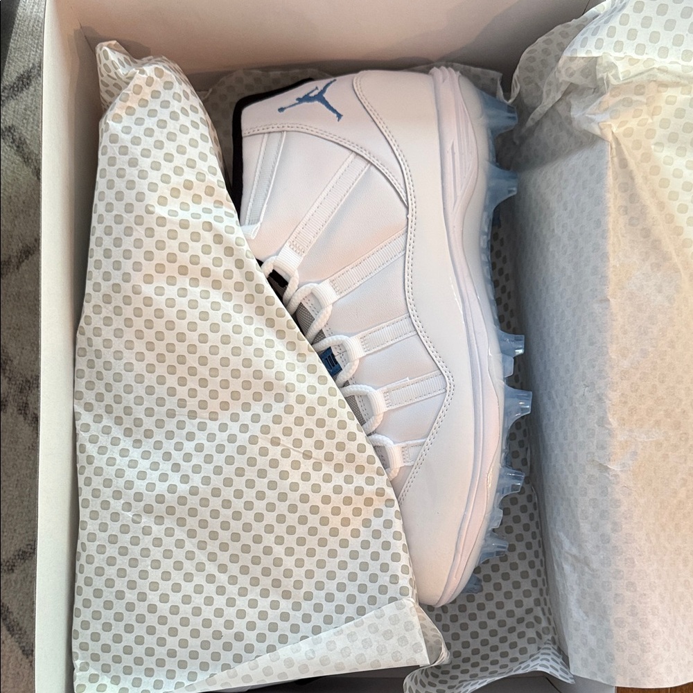 Jordan 11 mid Cleats